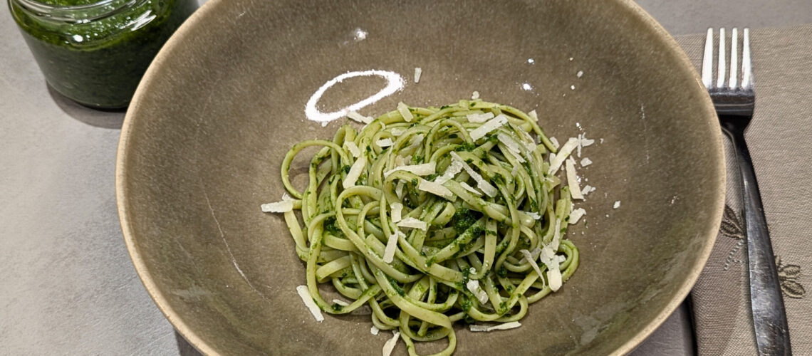 Spaghetti mit leichtem Bärlauch-Pesto