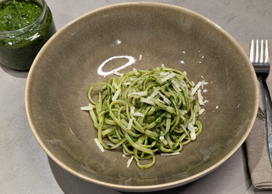Spaghetti mit leichtem Bärlauch-Pesto
