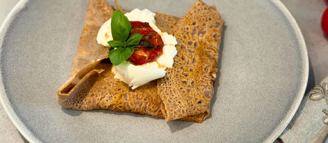 Galette Caprese mit Ofentomaten & Burrata