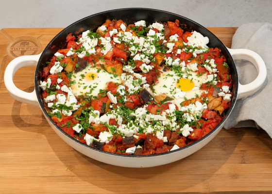Shakshuka mit Zucchini und Aubergine