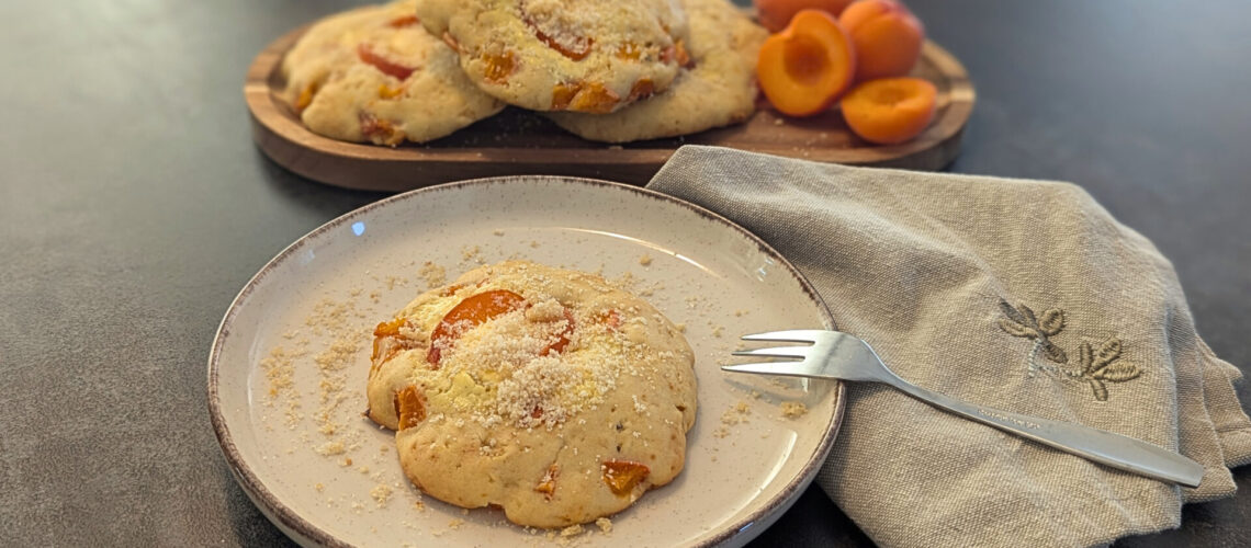 Marillenknödel Cookies mit Vanillequark & Butterbröseln