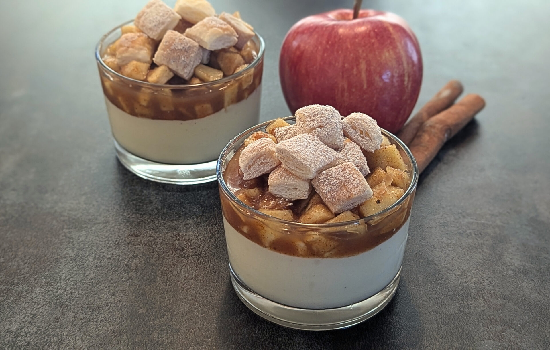 Apfelstrudel-Eis im Glas – cremig & nur 198 kcal